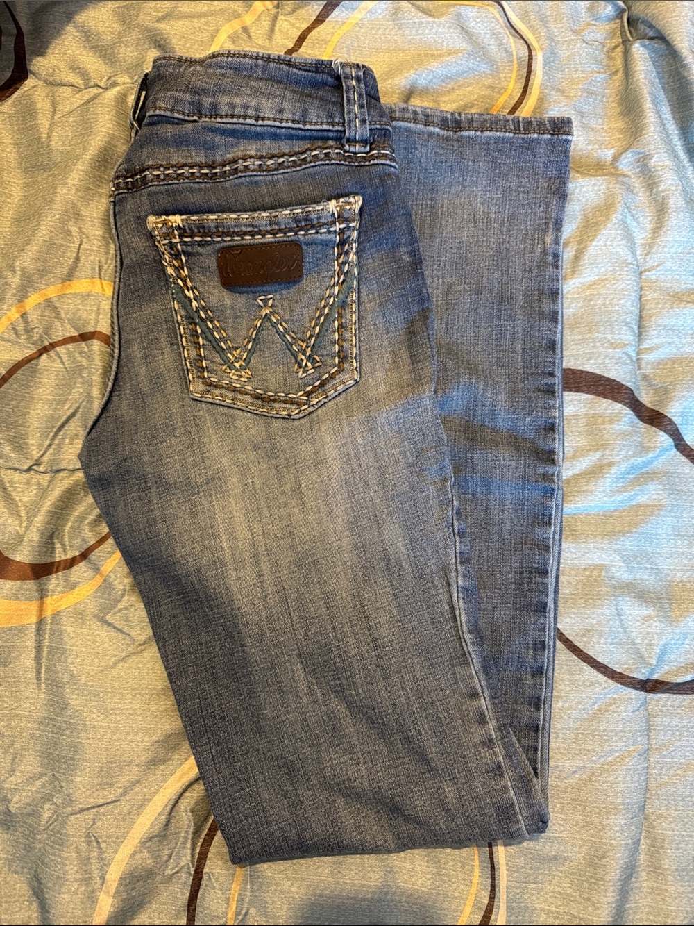 Wrangler Women's Medium Blue Bootcut Jeans with Embroidered Back Pocket